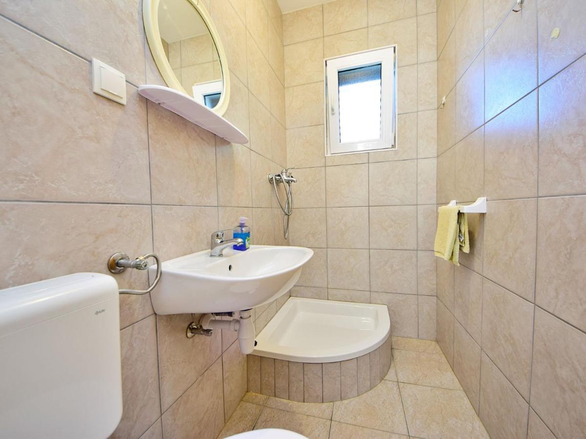Holiday Home Tina - Hvr501 By Interhome Gdinj Ngoại thất bức ảnh